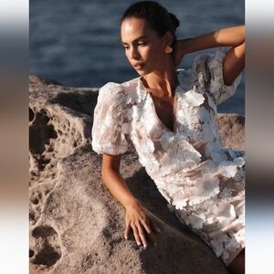 Elliatt Zayla 3D Floral Applique Cocktail Mini Dress White Tan L